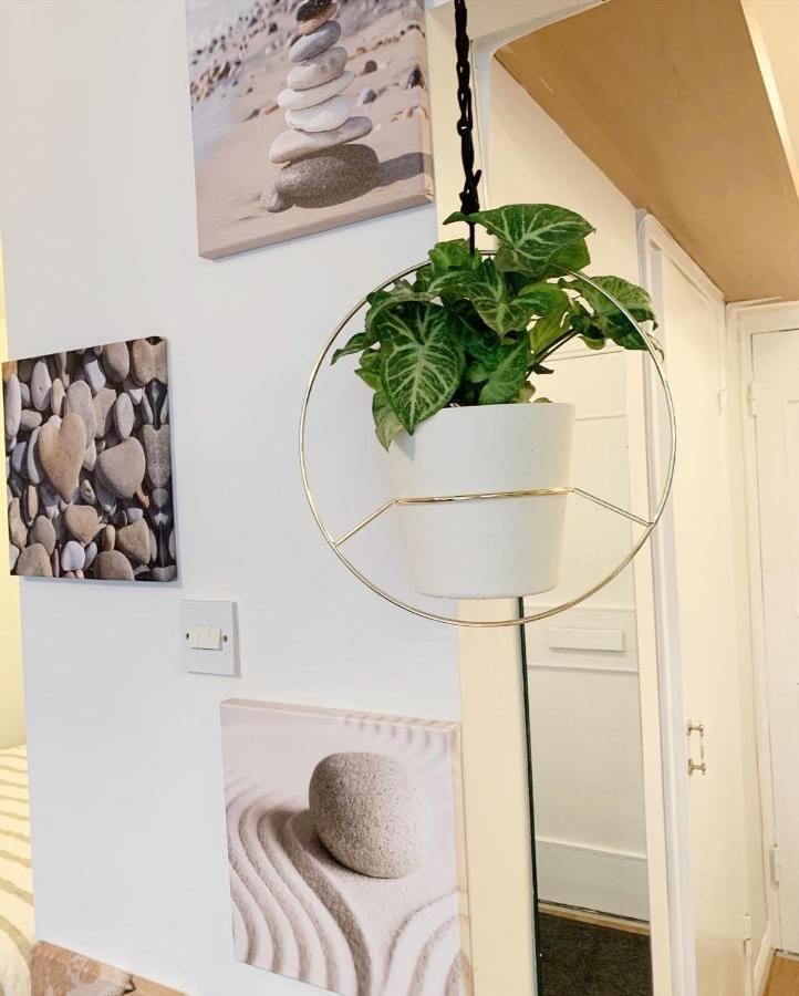 Апартаменты Garden Beautiful Cozy Flat , Recent Decorated. Лондон Экстерьер фото