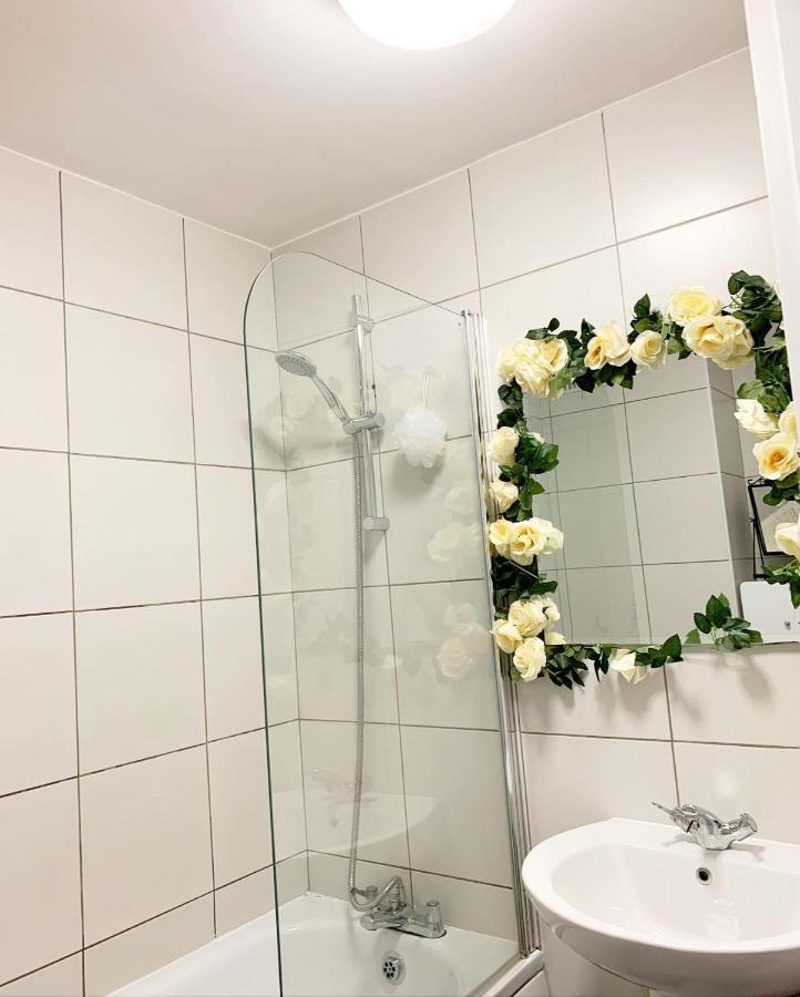 Апартаменты Garden Beautiful Cozy Flat , Recent Decorated. Лондон Экстерьер фото
